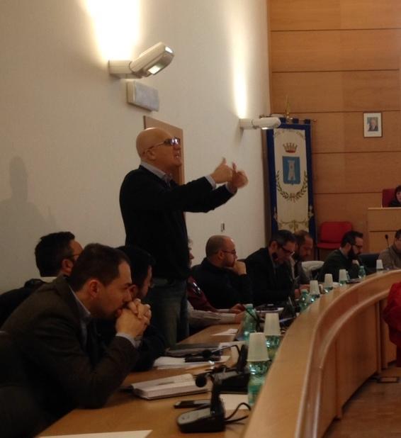 L’opposizione abbandona l’aula: non sanno utilizzare le risorse 