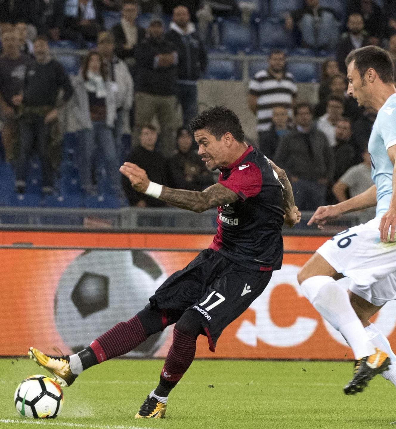 Il Cagliari nelle mani di Joao Pedro e Farias 