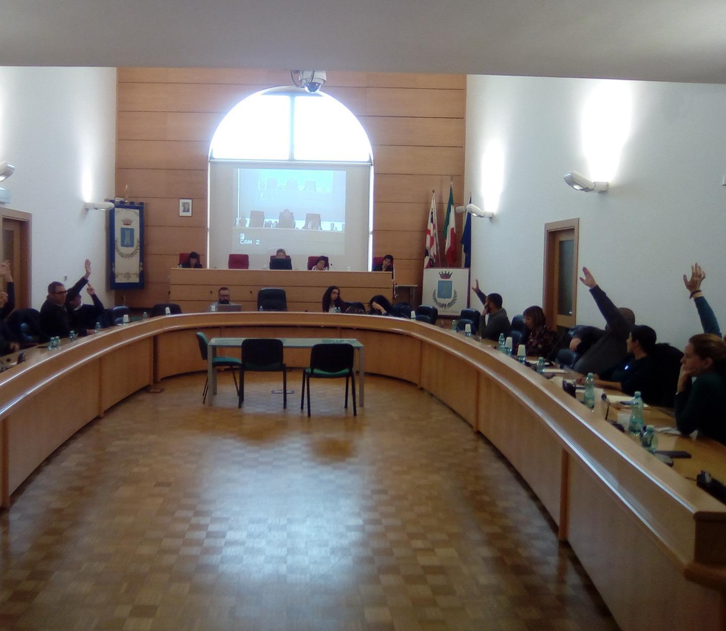 Approvato il bilancio con i soli voti dei 5 Stelle 