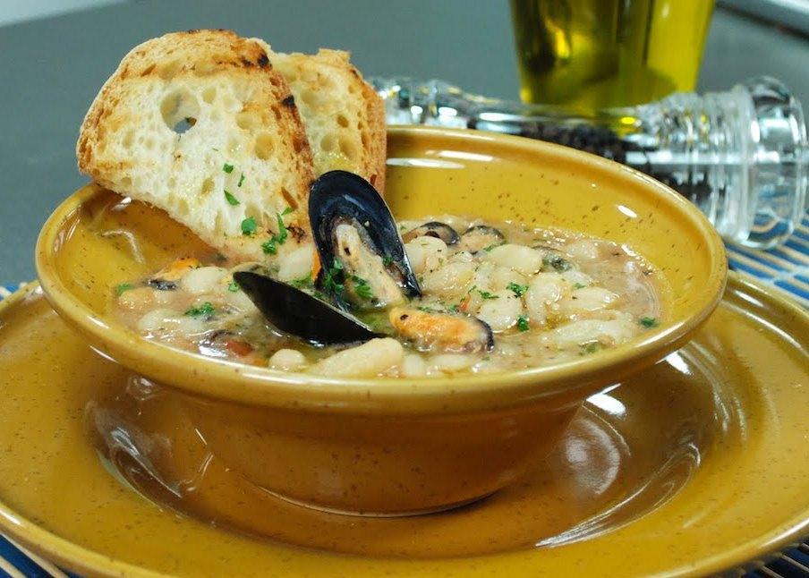 Il fagiolo mascaraddu buono con pasta e cozze 