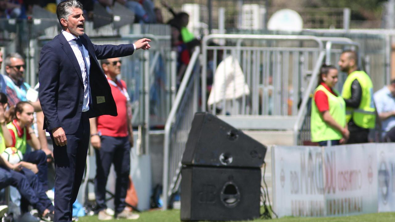 Il Cagliari a Firenze per restare in "vita"