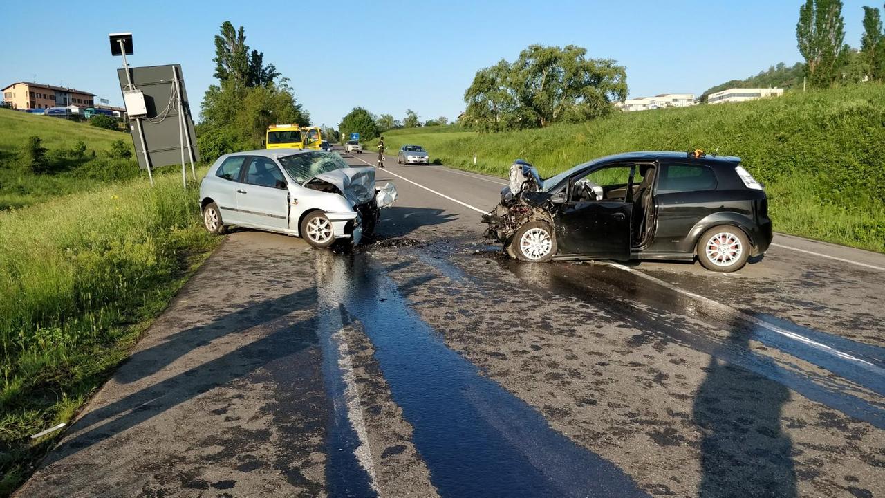 La scena dell'incidente a Serramazzoni sulla Nuova Estense
