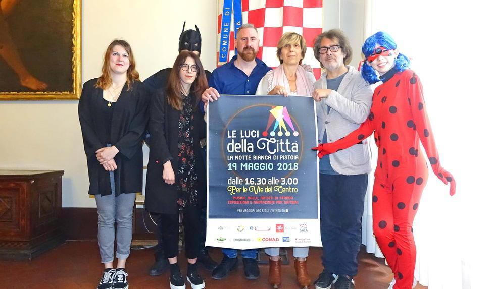 Le luci della città fino a mezzanotte 