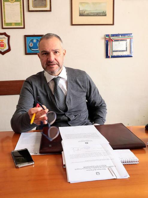 Preso a calci e poi rapinato 