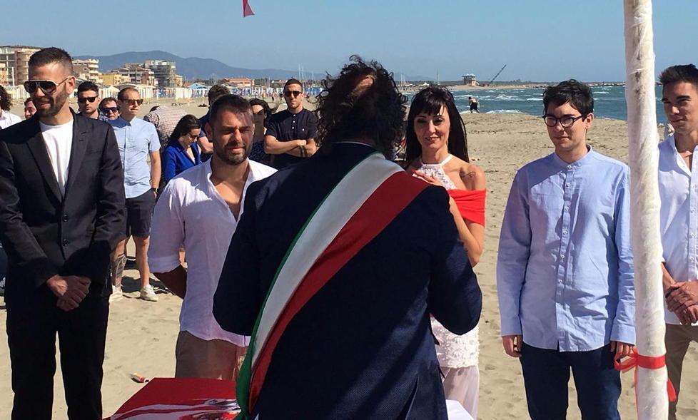 Il sì davanti alla squadra biancorossa
