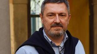 Il gigante offeso da vandali e ladri: l’Asl vuole venderlo