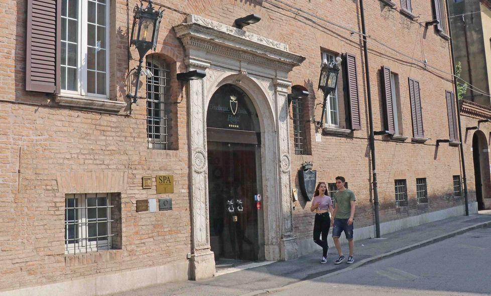 Duchessa e Leonora Asta da 3,5 milioni per gli hotel di lusso