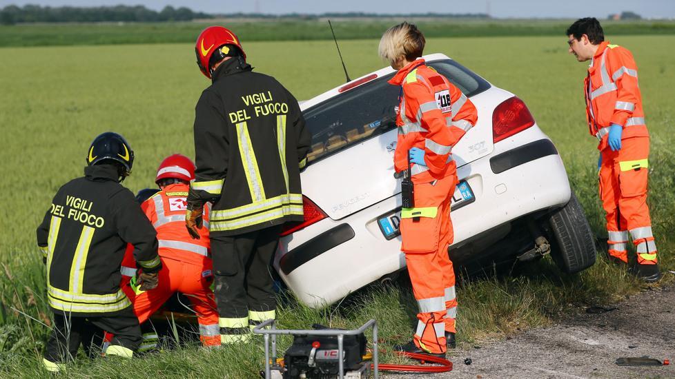 Muore nel frontale contro il camion