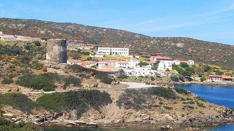 Il borgo di Cala d'Oliva all'Asinara dove era previsto l’intervento con il finanziamento del Ministero