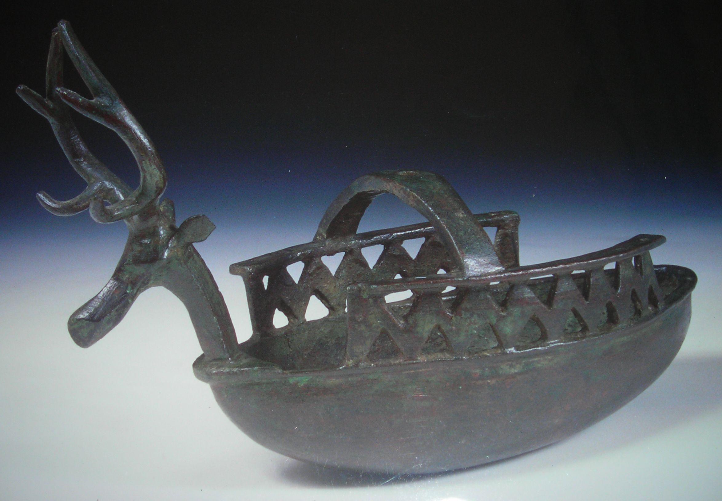 La navicella nuragica ritrovata nel nuraghe Spiena di Erula