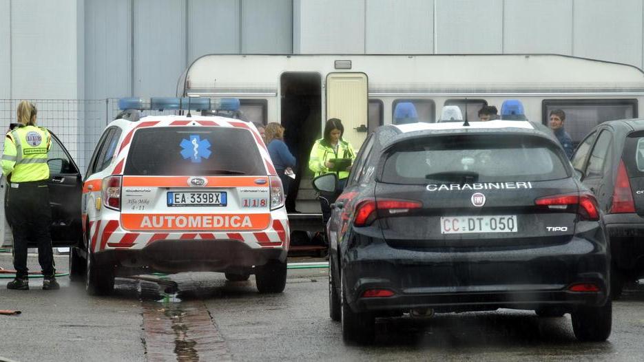 Carabinieri e soccorritori al Terrafino (Foto Carlo Sestini)