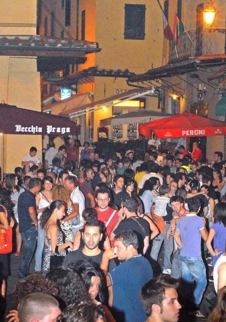 Commercio Pistoia: «Una Notte Bianca su misura per la Sala» 
