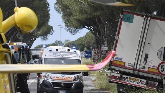 Schianto sull’Aurelia, grave follonichese