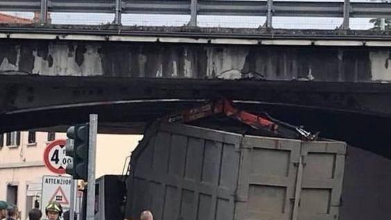 Cavalcavia: polemica ad Altopascio