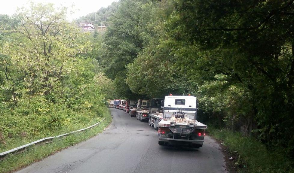 Mezzo guasto, 250 camion in coda 