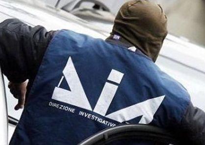 ‘Ndrangheta all’assalto di hotel, ristoranti e bagni 