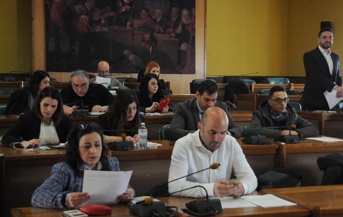 Rientra la protesta, la maggioranza si ricompatta 