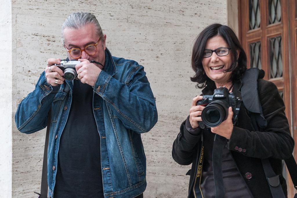 Di madre in madre: viaggio fotografico nell'universo delle donne sarde