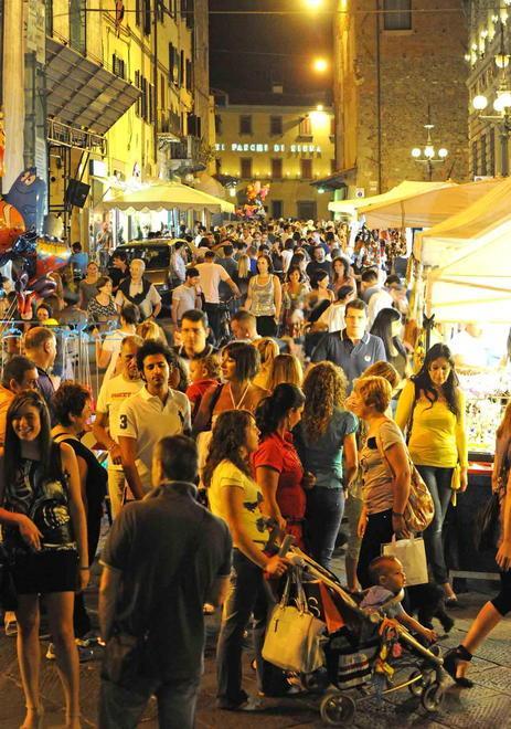 Notte bianca al veleno il Ccn cerca il dialogo: «Lavoriamo insieme» 