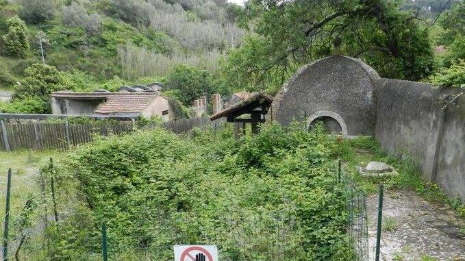 Lavatoi nel degrado un piano dei cittadini per pulire la struttura