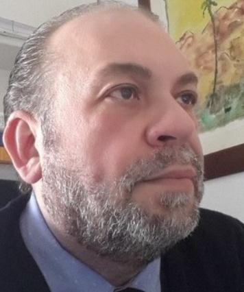 Dichiara due lauree per avere l’incarico ma erano due falsi 