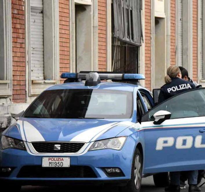 Ladri rubano pc e fotocamere nella scuola materna