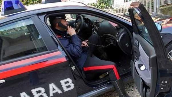 Molesta i vicini, arrestato Ma gli danno i domiciliari