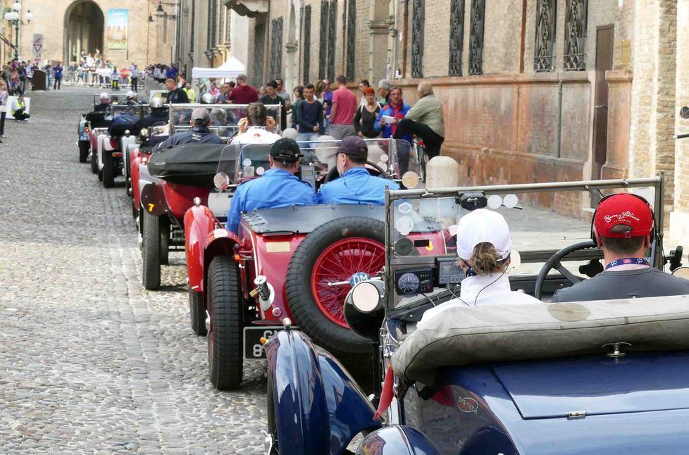 Arriva la Mille Miglia a Ferrara 