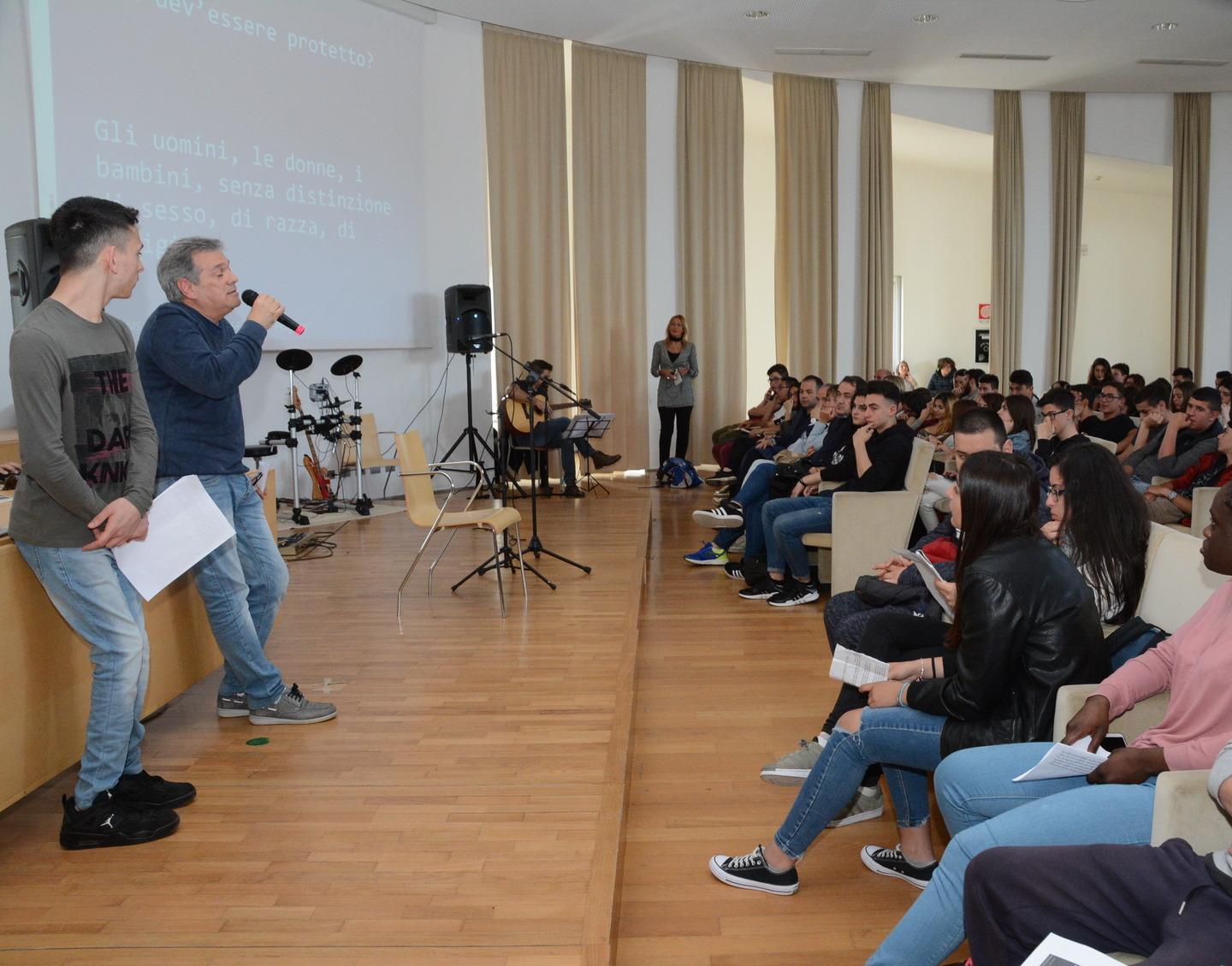 Gli studenti riflettono sull’inclusione sociale 