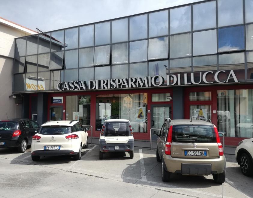 Bpm chiude lo sportello nel centro commerciale 