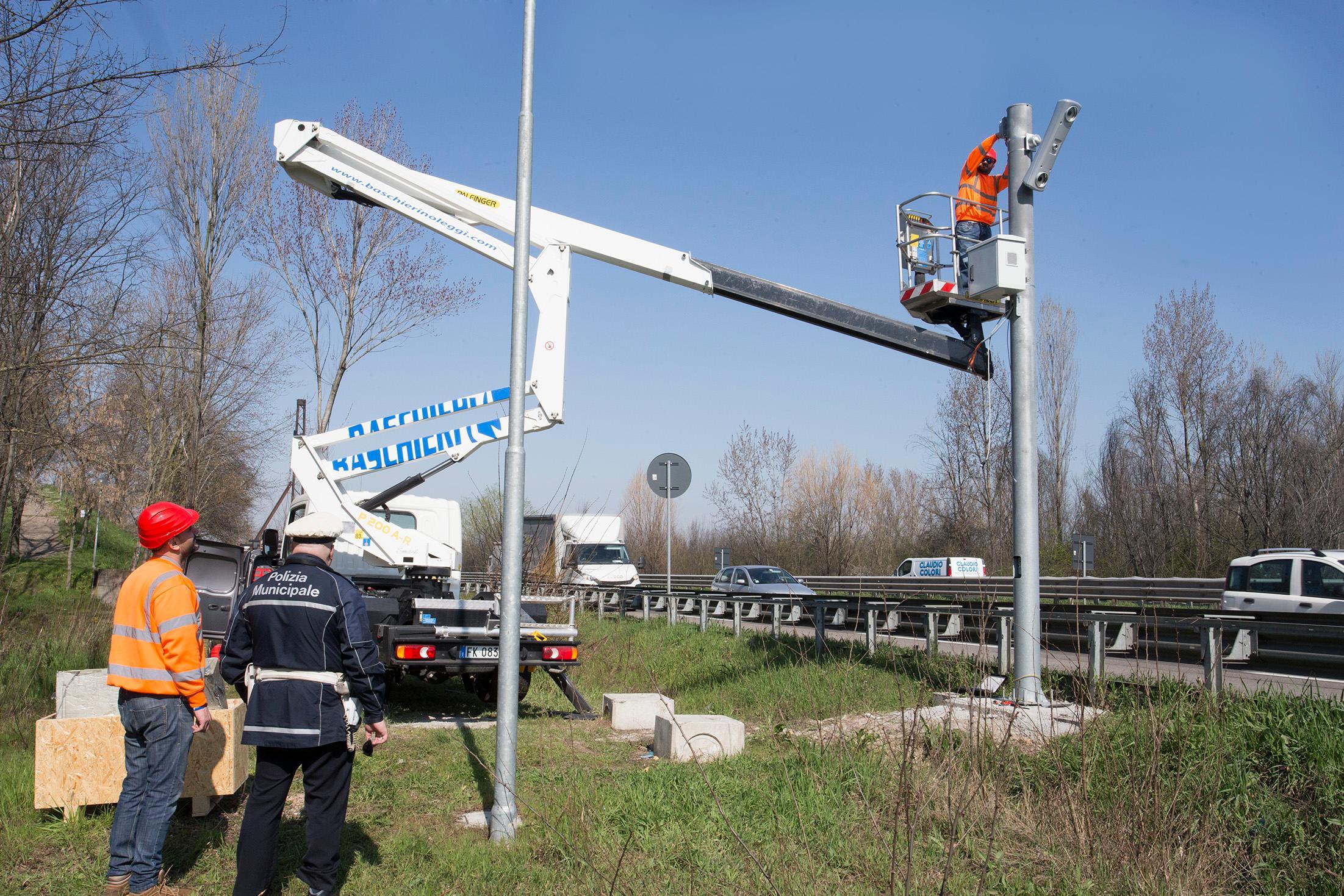 Modena, nuovo autovelox da lunedì 21 maggio multe vere in tangenziale Carducci