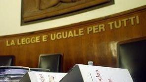 Minaccia la ex compagna con lettere dal carcere