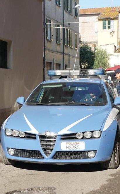Pontedera-Arezzo per aggredire la compagna: arrestato 