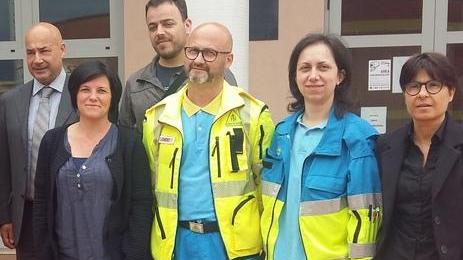Tornano i volontari per liberare dal vetro piazza dei Cavalieri