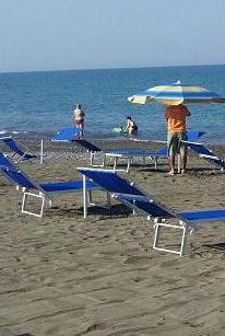 Spiaggia, 3 concessioni a bando per il noleggio di attrezzature 