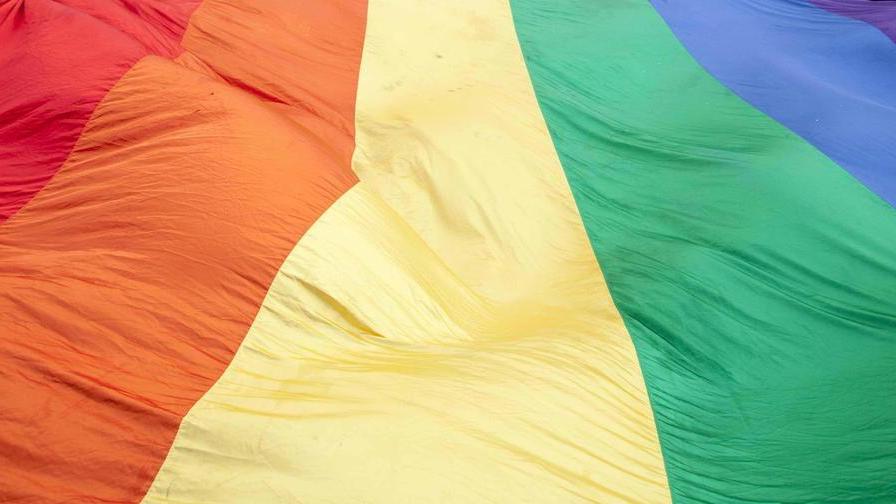 Luci arcobaleno per affermare i diritti