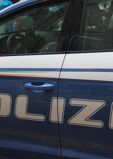 Chiede di aprire un conto ma i documenti sono falsi