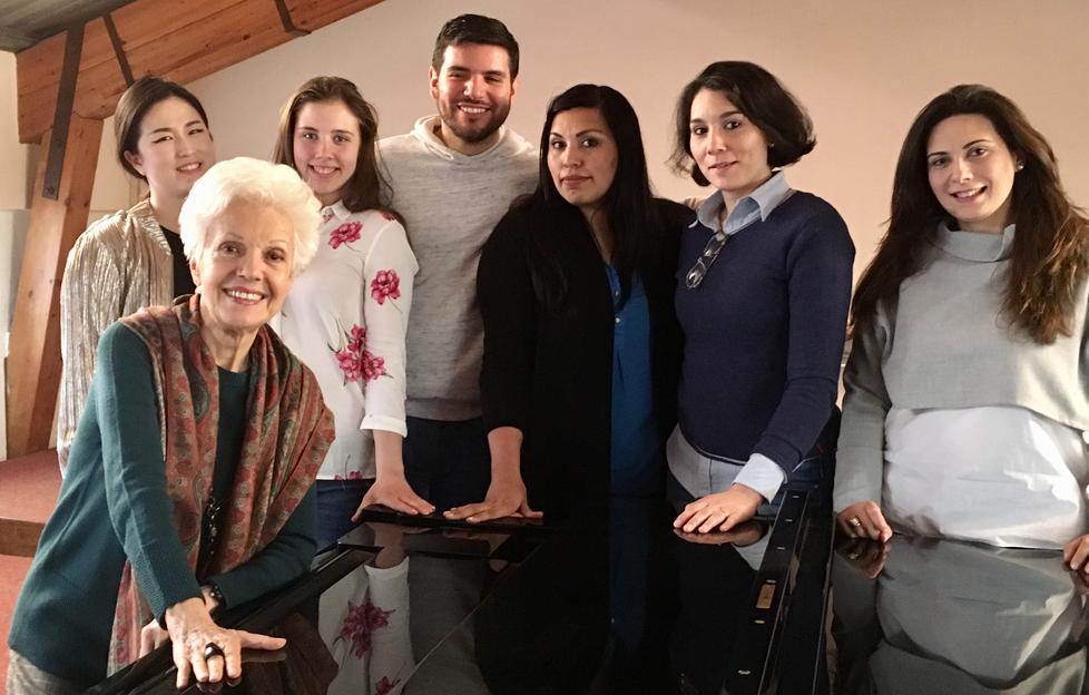 Raina presenta i suoi “gioielli” Ecco i giovani cantanti lirici 