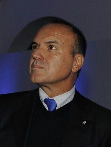 Il mondo del calcio (senza la serie A) si schiera con Abete 