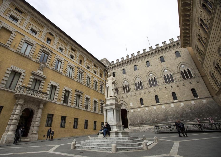 Borghi fa crollare il titolo di Mps, Padoan lo attacca 
