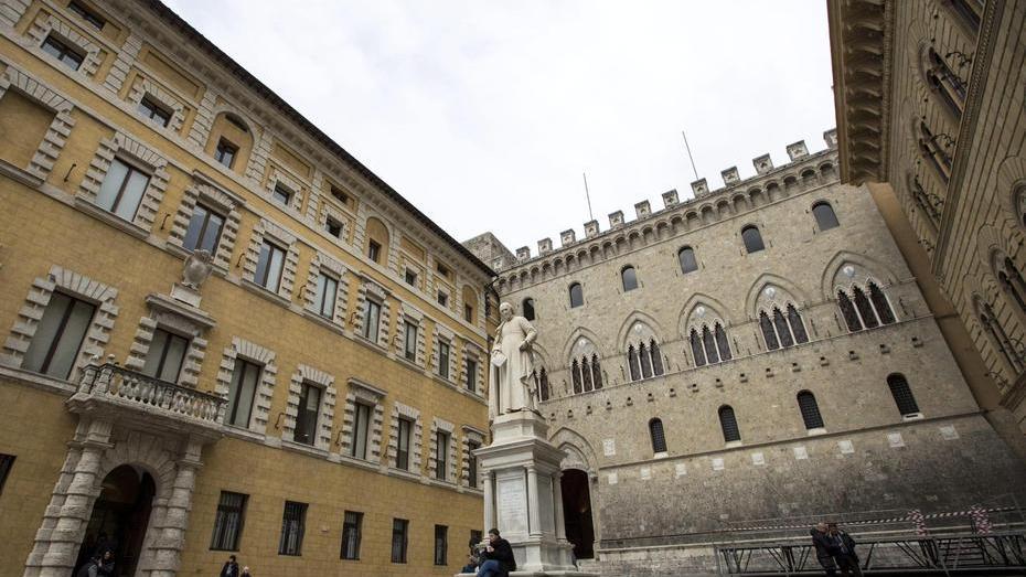 Borghi fa crollare il titolo di Mps, Padoan lo attacca