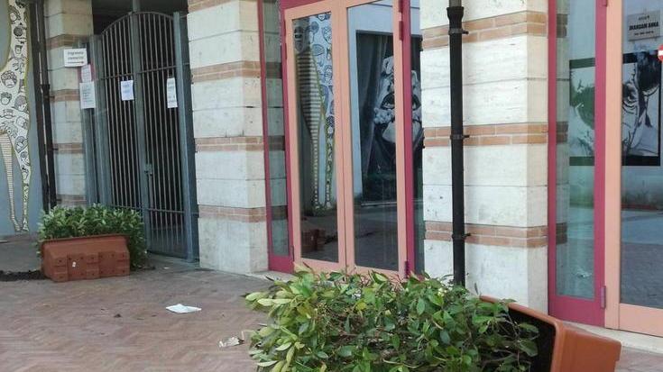 Cancelli chiusi di notte contro vandali e teppisti