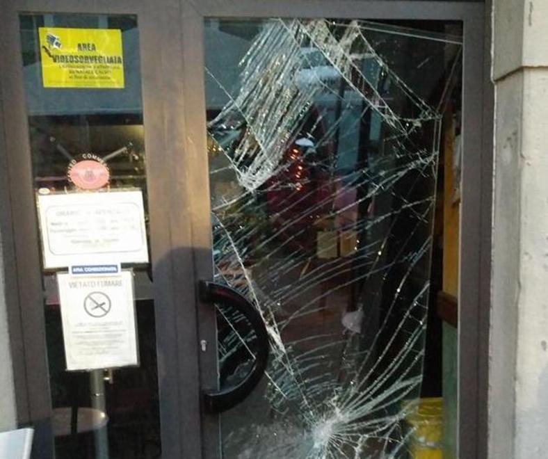 Tentano di rubare nella notte al Supermercato Lidl 