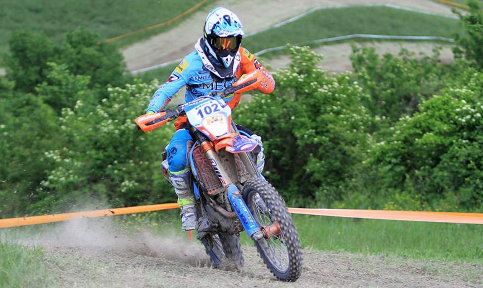 Mattia Roncaglia e Pietro Pini alle spalle del vincitore Ferrari