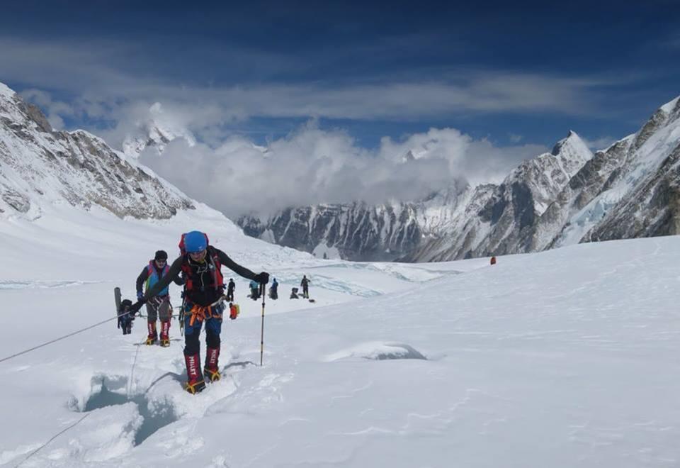 Maurizio Cheli è salito sulla vetta dell’Everest 