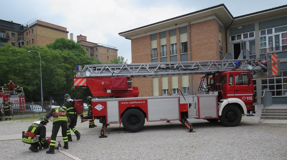 Scuola a fuoco: è un’esercitazione 