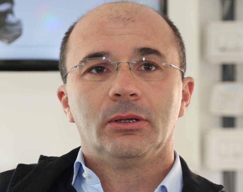 Colpi di scena e nuove accuse, ma è il “deserto” nel settore destinato al pubblico