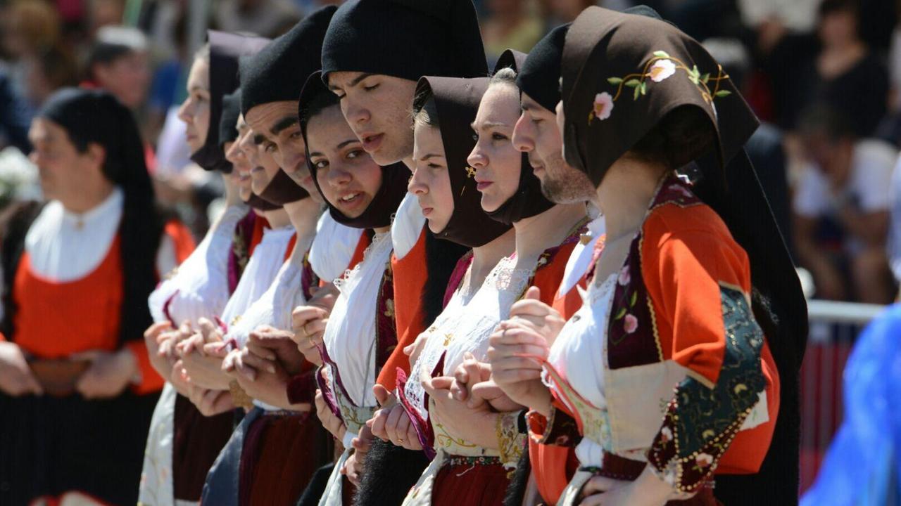 Cavalcata Sarda, la sfilata nata per omaggiare il Re è diventata una festa del popolo