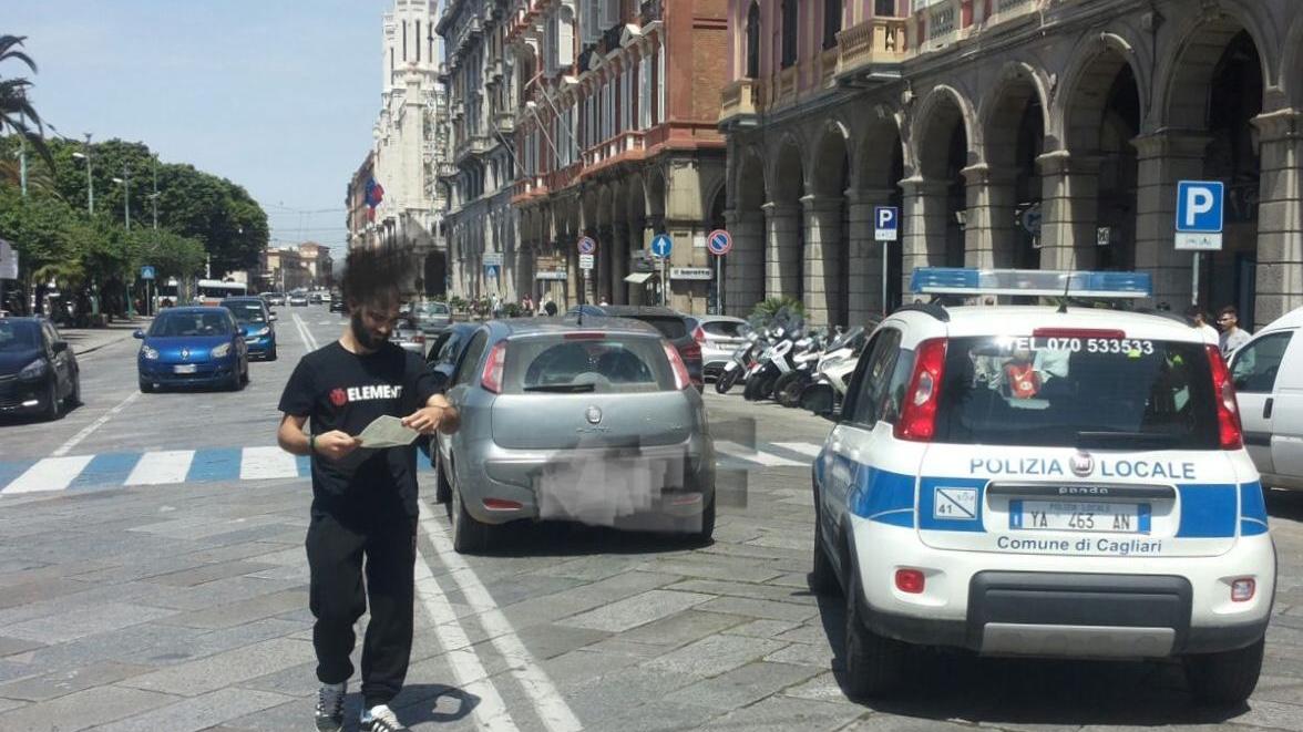 L'incidente in via Roma (foto Mario Rosas)