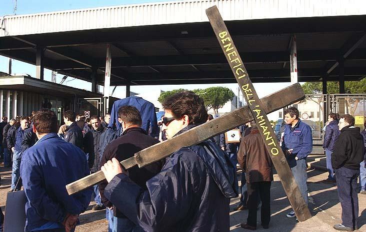 Amianto, ex dirigente sotto accusa 